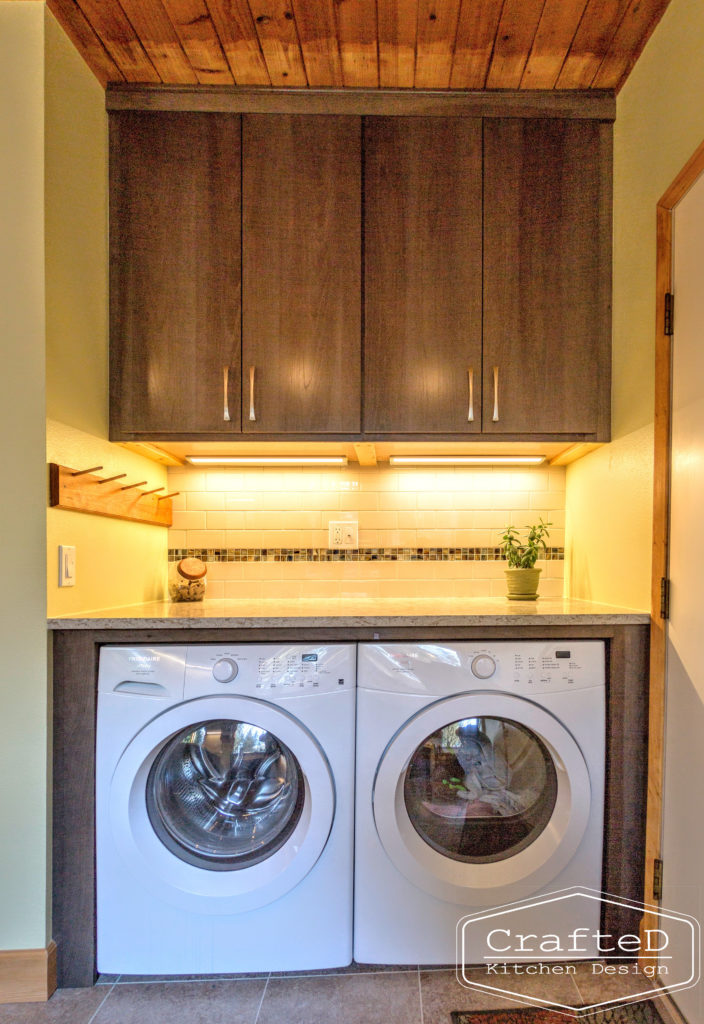 wood kitchen cabinets with tile pattern