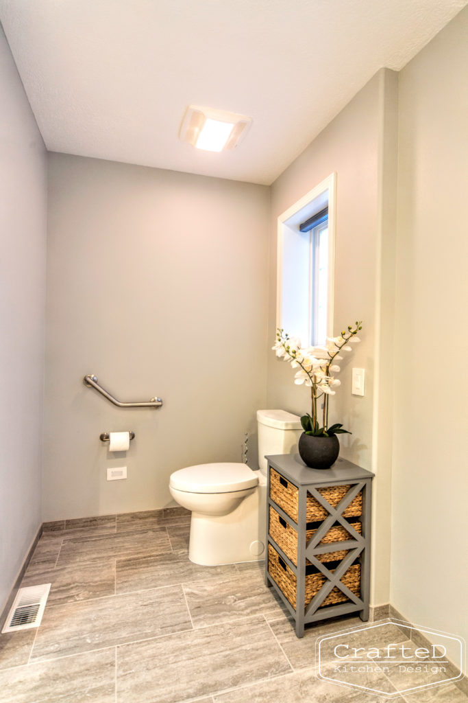 accessible universal bathroom design for elderly